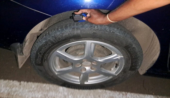 2014 Volkswagen Vento COMFORTLINE DIESEL 1.6, Diesel, Manual, 1,44,193 km, tyre