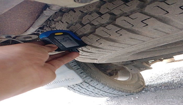 2011 Mahindra Scorpio VLX 2WD BS-III, Diesel, Manual, 1,02,641 km, tyre