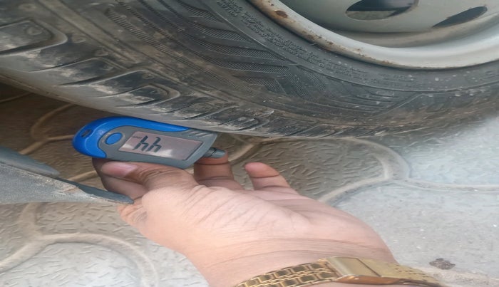 2018 Hyundai Eon ERA +, Petrol, Manual, 72,105 km, tyre