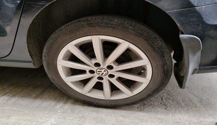 2018 Volkswagen Vento HIGHLINE PLUS 1.5 AT 16 ALLOY, Diesel, Automatic, 1,03,865 km, tyre