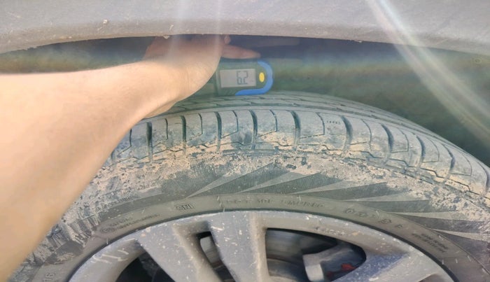 2017 Maruti Vitara Brezza LDI (O), Diesel, Manual, 1,12,271 km, tyre