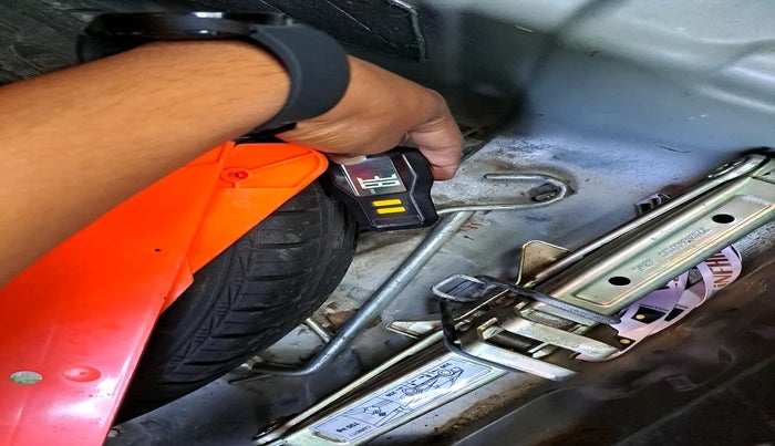 2017 Tata Zest XMS PETROL, Petrol, Manual, 89,859 km, tyre