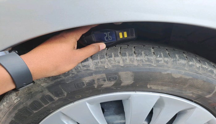 2017 Tata Zest XMS PETROL, Petrol, Manual, 89,859 km, tyre