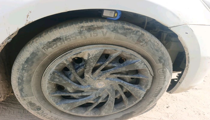 2017 Maruti Ciaz VDI SHVS, Diesel, Manual, 1,09,473 km, tyre