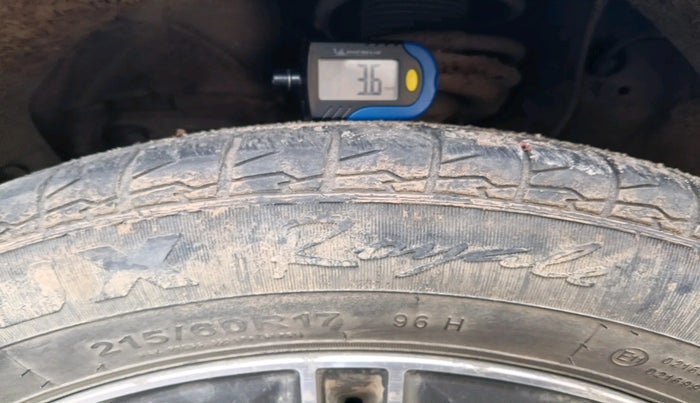 2017 Hyundai Creta SX PLUS AT 1.6 DIESEL, Diesel, Automatic, 2,13,967 km, tyre