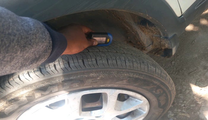 2019 Renault Captur RXE PETROL, Petrol, Manual, 1,52,027 km, tyre