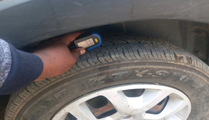 2019 Renault Captur RXE PETROL, Petrol, Manual, 1,52,027 km, tyre