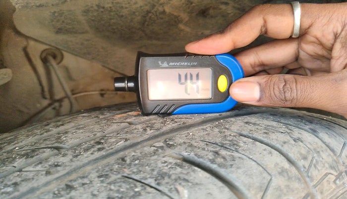 2022 Maruti Vitara Brezza LXI, Petrol, Manual, 57,271 km, tyre