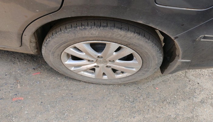 2017 Maruti Ertiga ZXI+, Petrol, Manual, 1,08,089 km, tyre