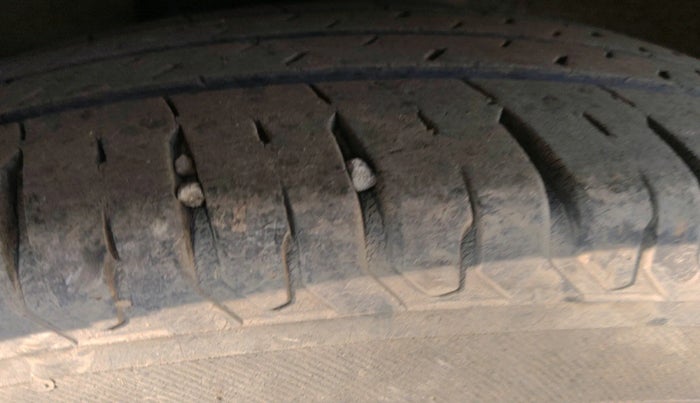 2017 Maruti Ertiga ZXI+, Petrol, Manual, 1,08,089 km, tyre