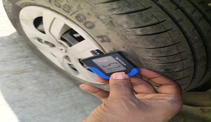 2016 Renault Kwid RXT 1.0, Petrol, Manual, 48,929 km, tyre