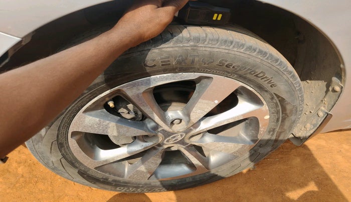 2016 Hyundai Elite i20 ASTA 1.2 (O), Petrol, Manual, 39,749 km, tyre