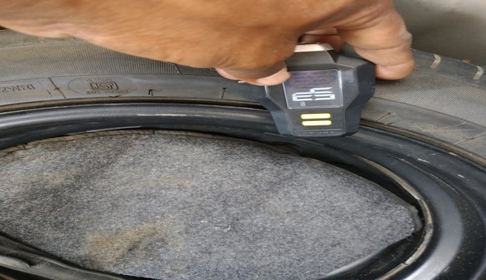 2016 Hyundai Elite i20 ASTA 1.2 (O), Petrol, Manual, 39,749 km, tyre