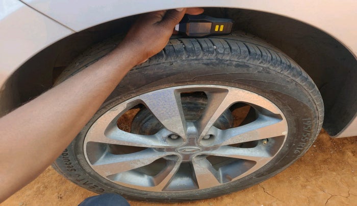 2016 Hyundai Elite i20 ASTA 1.2 (O), Petrol, Manual, 39,749 km, tyre