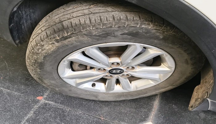 2018 Hyundai Creta SX PLUS 1.6 DIESEL, Diesel, Manual, 2,40,850 km, tyre