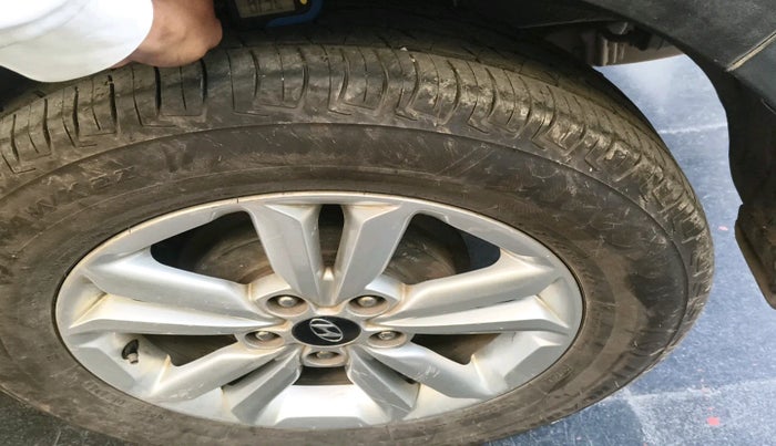 2018 Hyundai Creta SX PLUS 1.6 DIESEL, Diesel, Manual, 2,40,850 km, tyre