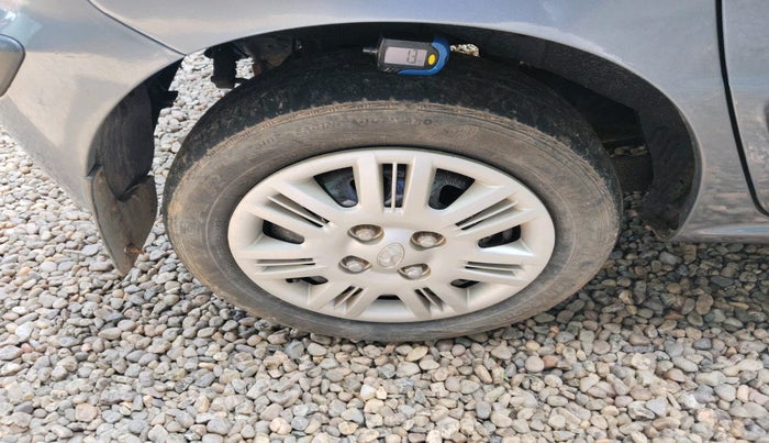 2010 Hyundai Santro Xing GLS, Petrol, Manual, 1,00,445 km, tyre