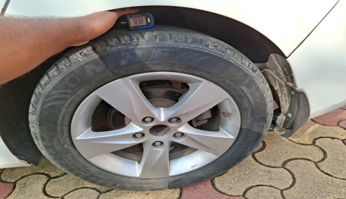 2012 Hyundai New Elantra 1.6 CRDI, Diesel, Manual, 1,32,500 km, tyre