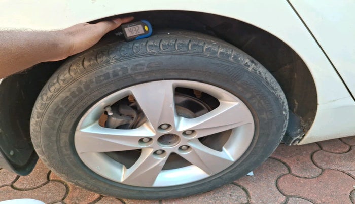 2012 Hyundai New Elantra 1.6 CRDI, Diesel, Manual, 1,32,500 km, tyre