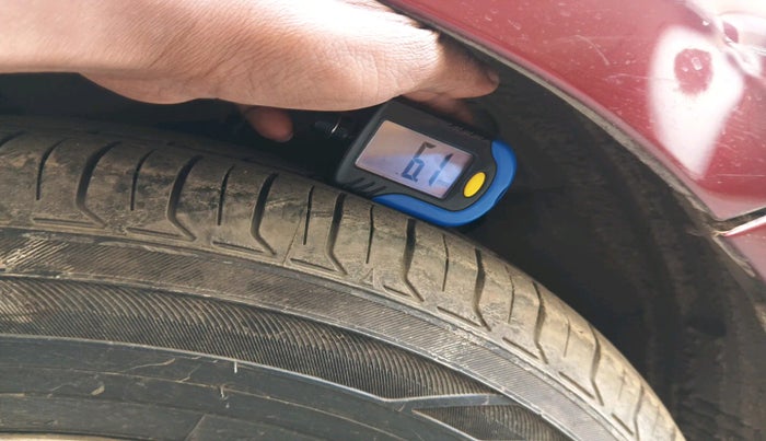 2011 Hyundai i20 ASTA (O) 1.2 WITH SUNROOF, Petrol, Manual, 93,889 km, tyre