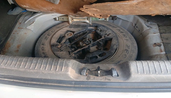 2011 Hyundai i10 MAGNA 1.2, Petrol, Manual, 1,22,396 km, tyre