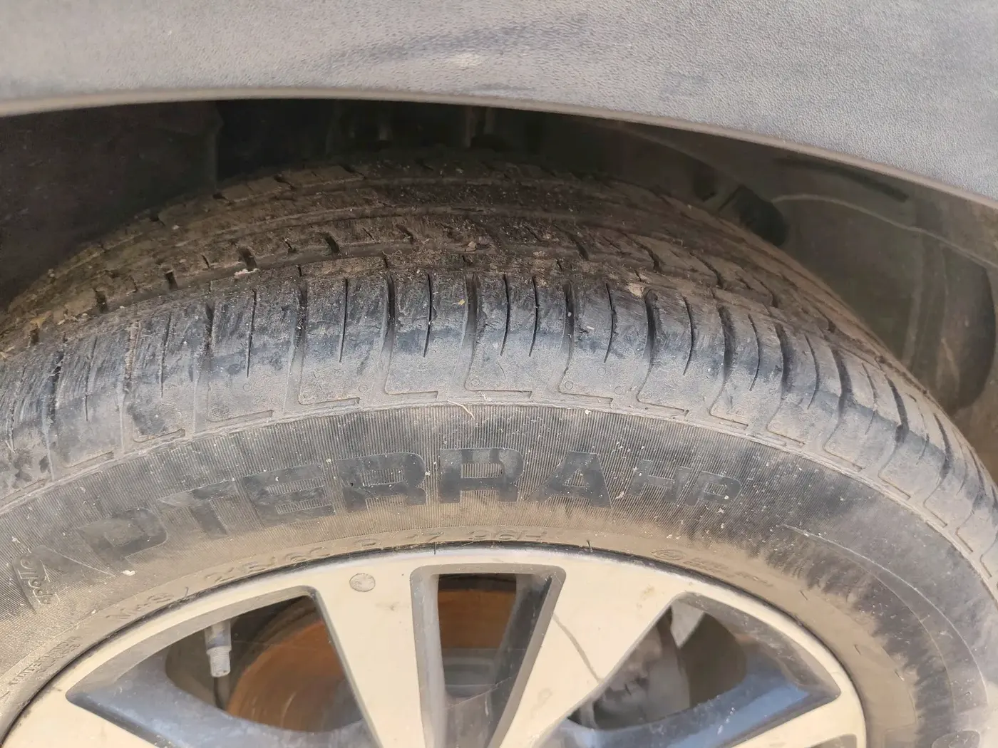 2022 Nissan Kicks XV 1.5, Petrol, Manual, 38,666 km, tyre