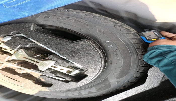 2018 Maruti Ciaz ALPHA 1.5 SHVS PETROL, Petrol, Manual, 68,177 km, tyre