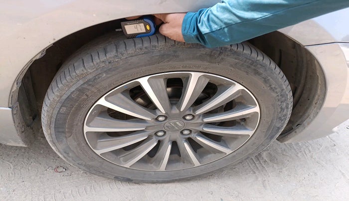 2018 Maruti Ciaz ALPHA 1.5 SHVS PETROL, Petrol, Manual, 68,177 km, tyre