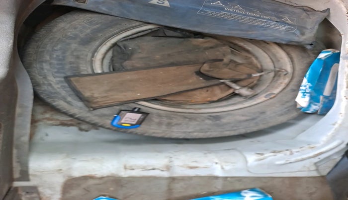 2014 Hyundai i10 MAGNA 1.1, Petrol, Manual, 66,306 km, tyre