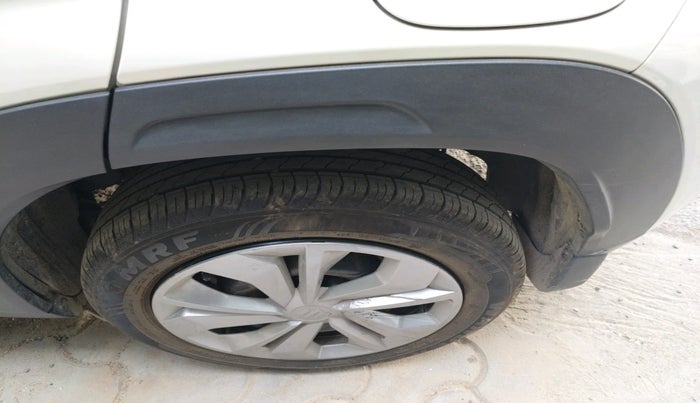 2025 Maruti FRONX DELTA 1.2 AGS, Petrol, Automatic, 3,323 km, tyre