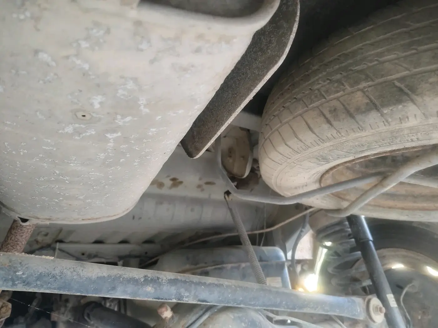 2017 Maruti Eeco 7 STR, Petrol, Manual, 92,390 km, tyre