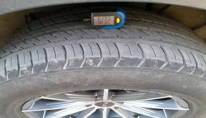 2022 Mahindra XUV700 AX 5 D AT 5 STR, Diesel, Automatic, 56,559 km, tyre