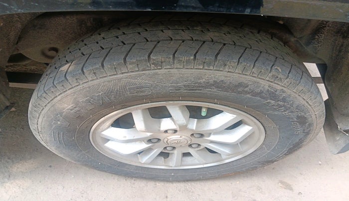 2017 Mahindra TUV300 T8, Diesel, Manual, 1,00,535 km, tyre