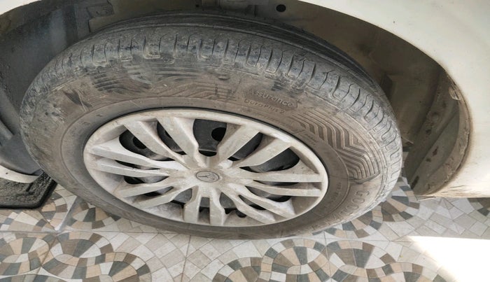 2013 Maruti Swift VDI, Diesel, Manual, 1,22,163 km, tyre