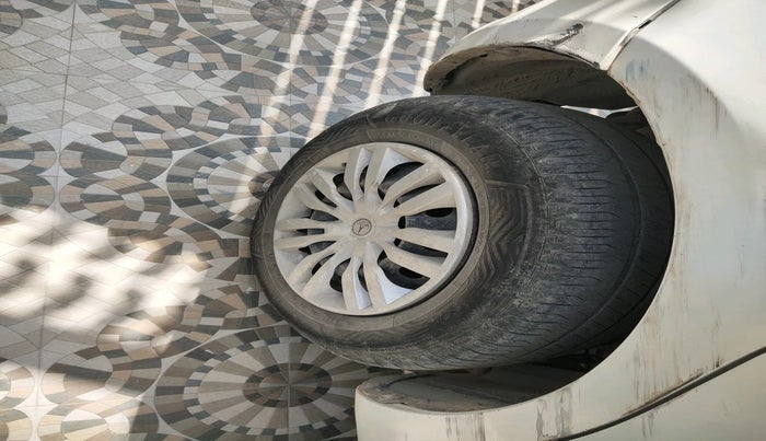 2013 Maruti Swift VDI, Diesel, Manual, 1,22,163 km, tyre