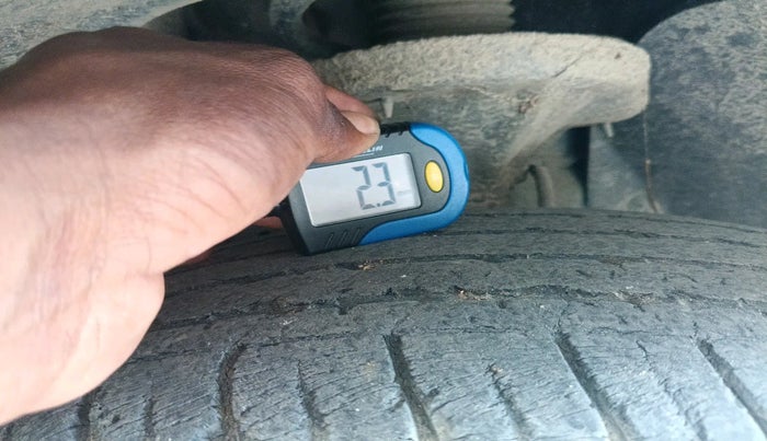 2016 Mahindra XUV500 W10 AT, Diesel, Automatic, 77,951 km, tyre