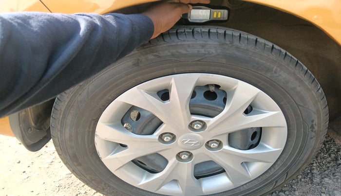 2014 Hyundai Grand i10 SPORTZ 1.2 KAPPA VTVT, Petrol, Manual, 65,875 km, tyre