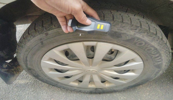 2011 Toyota Etios G, Petrol, Manual, 92,970 km, tyre