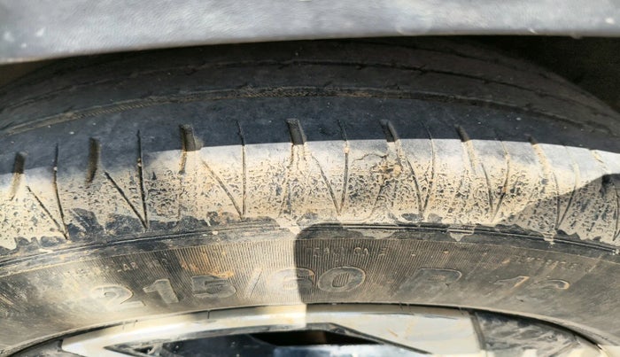 2024 KIA SONET HTK (O) 1.2 Petrol MT, Petrol, Manual, 40,481 km, tyre