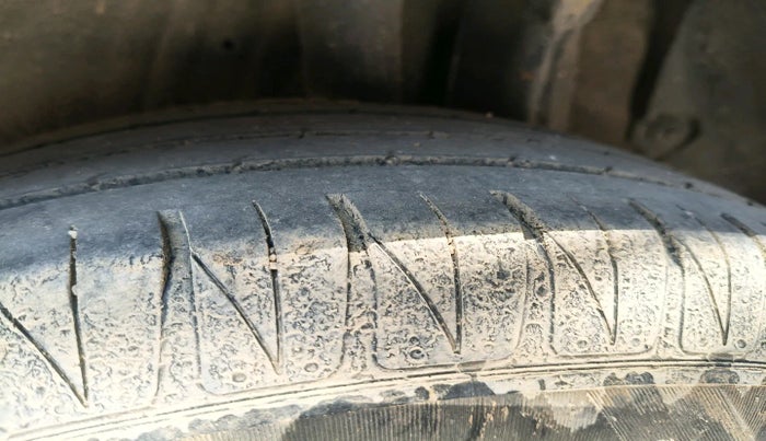 2024 KIA SONET HTK (O) 1.2 Petrol MT, Petrol, Manual, 40,481 km, tyre