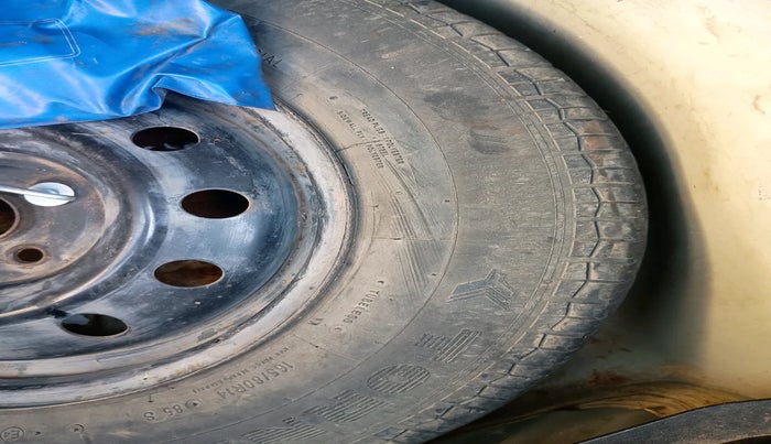 2013 Maruti Swift VXI, Petrol, Manual, 1,26,126 km, tyre