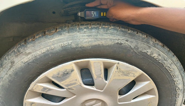 2013 Maruti Swift VXI, Petrol, Manual, 1,26,126 km, tyre