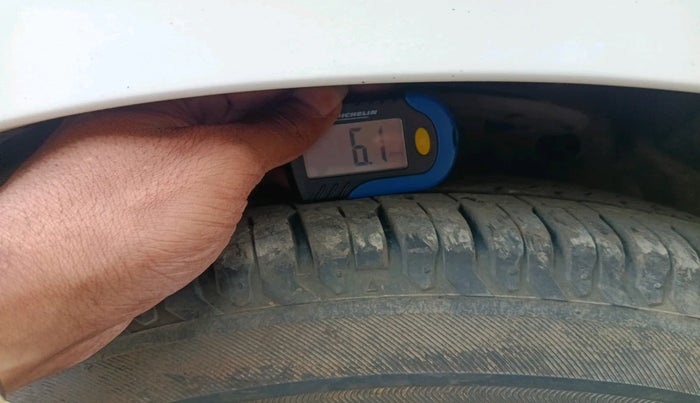 2022 Maruti Ertiga VXI CNG, Petrol, Manual, 49,227 km, tyre