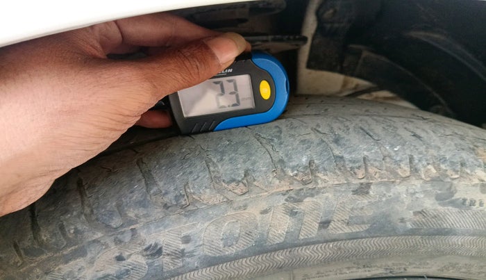 2022 Maruti Ertiga VXI CNG, Petrol, Manual, 49,227 km, tyre