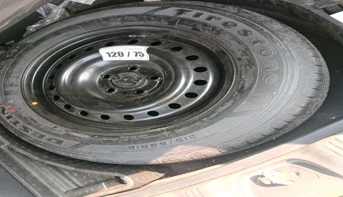 2018 Jeep Compass LIMITED (O) 2.0 DIESEL 4X4, Diesel, Manual, 1,11,336 km, tyre