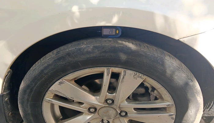 2013 Hyundai Verna FLUIDIC 1.6 VTVT EX, Diesel, Manual, 1,76,627 km, tyre