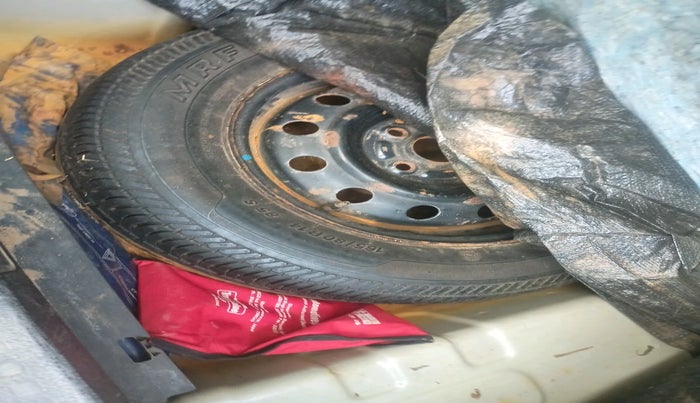 2010 Maruti Swift Dzire VXI, Petrol, Manual, 79,135 km, tyre