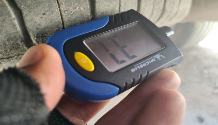 2016 Mahindra XUV500 W10, Diesel, Manual, 1,34,932 km, tyre