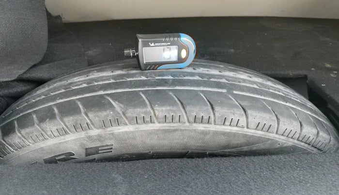 2019 Maruti New Wagon-R LXI CNG 1.0, Petrol, Manual, 69,325 km, tyre