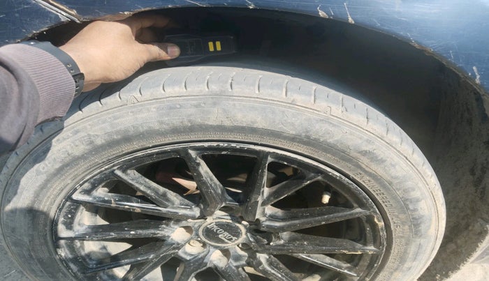 2018 Maruti Dzire LXI, Petrol, Manual, 80,328 km, tyre